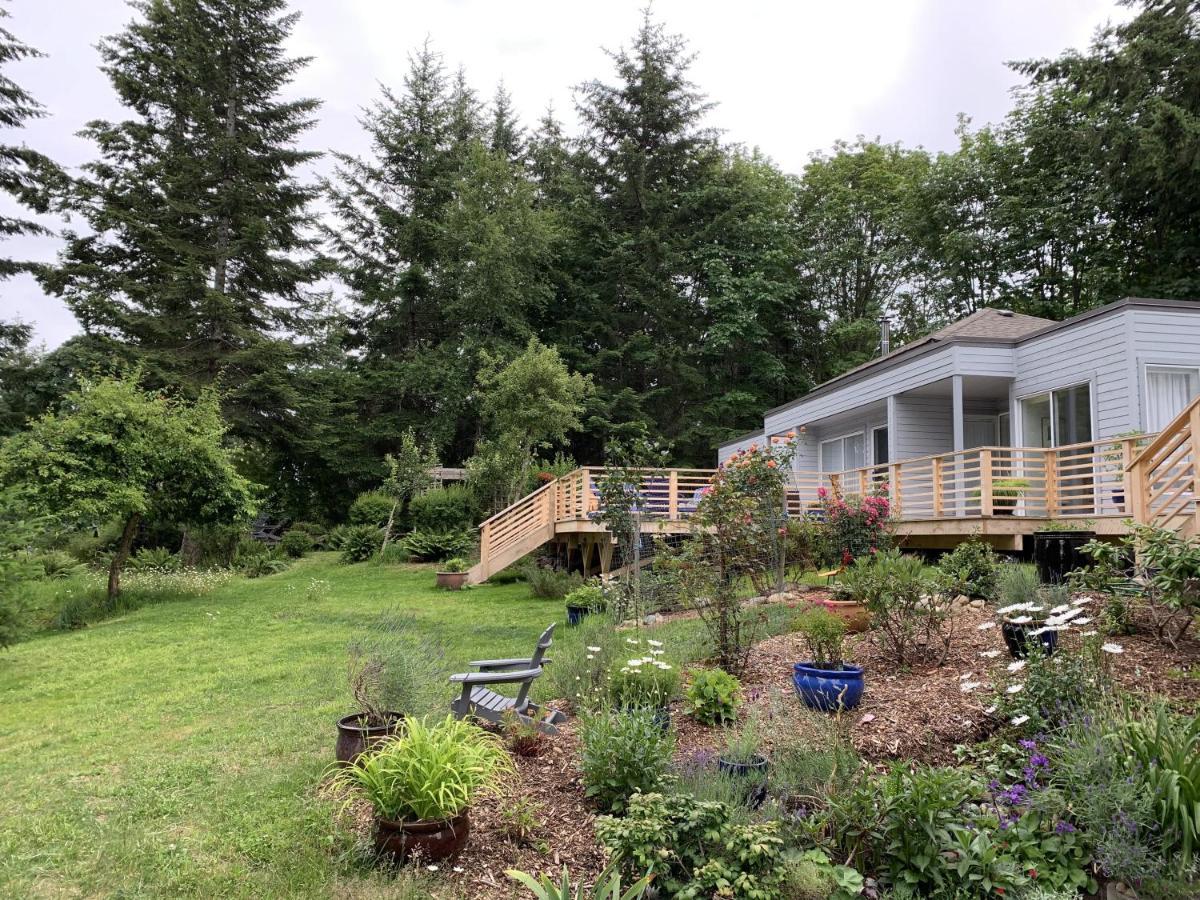 Forest By The Sea Rentals Merville Exterior photo